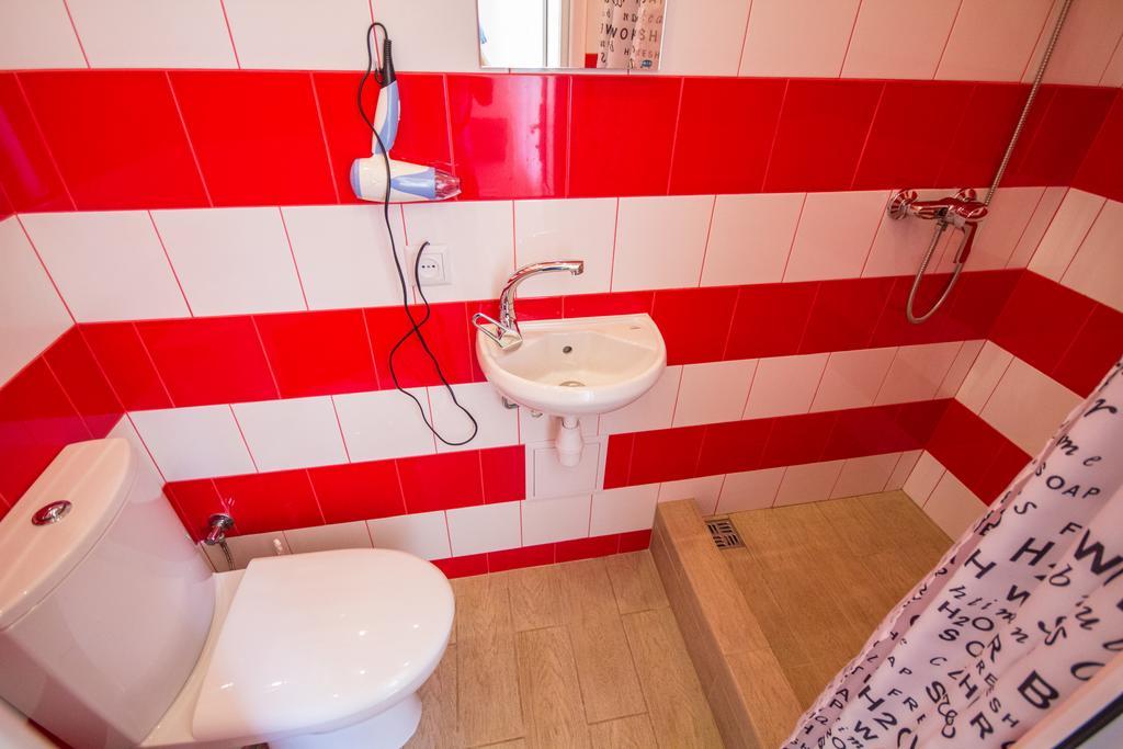 Economy Apartment On Krehivska 7 Львов Экстерьер фото